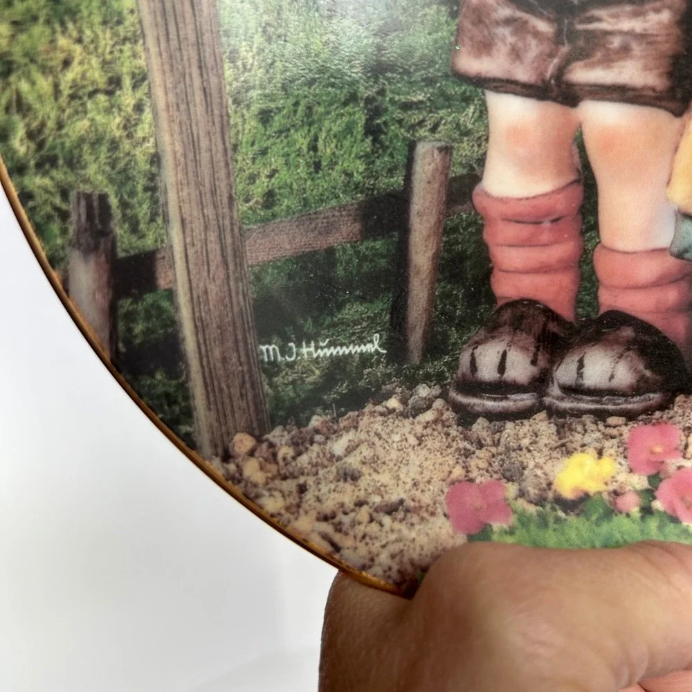 M.I. Hummel Country Crossroads Danbury Mint Plate‎ Little Companions